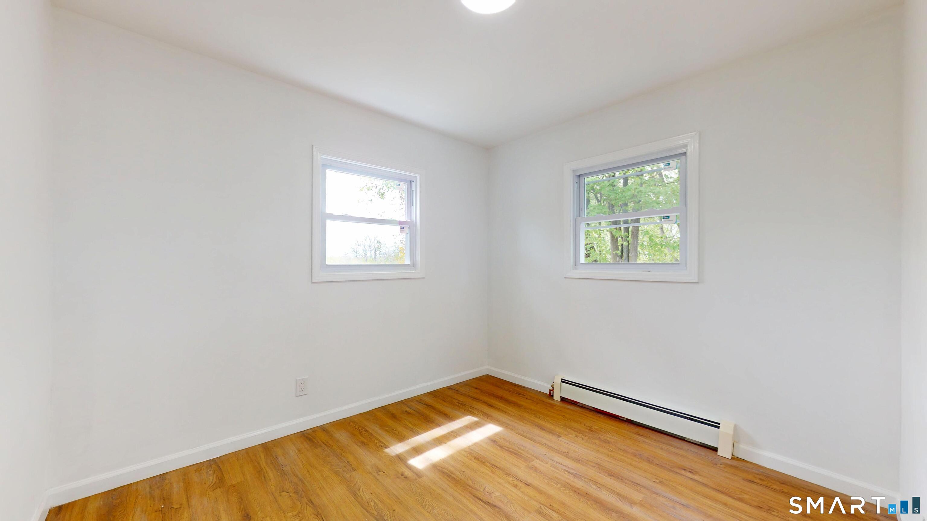 52 Glen Haven Road New Haven, CT 06513 - Photo 13 of 38