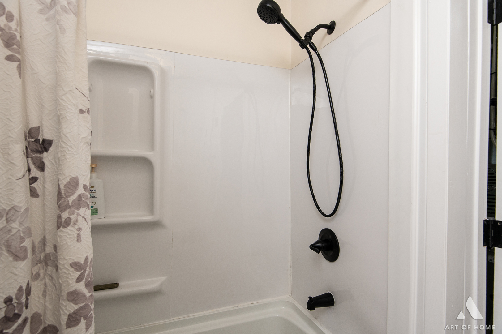 3115 Maple Street Franklin Park, IL 60131 - Photo 14 of 28 a bathroom with a shower