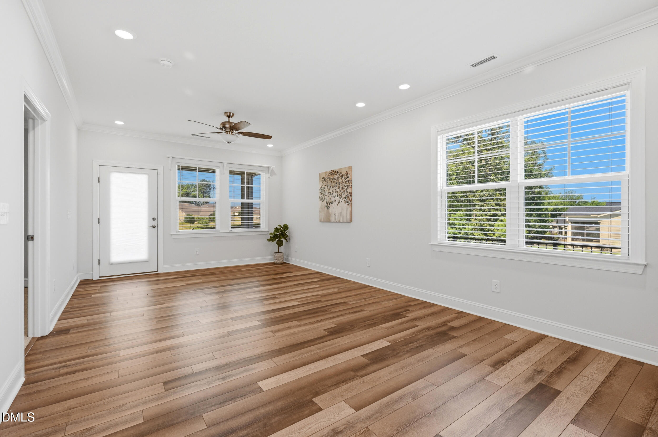 400 English Violet Lane Raleigh, NC 27610 - Photo 11 of 40 Living Room