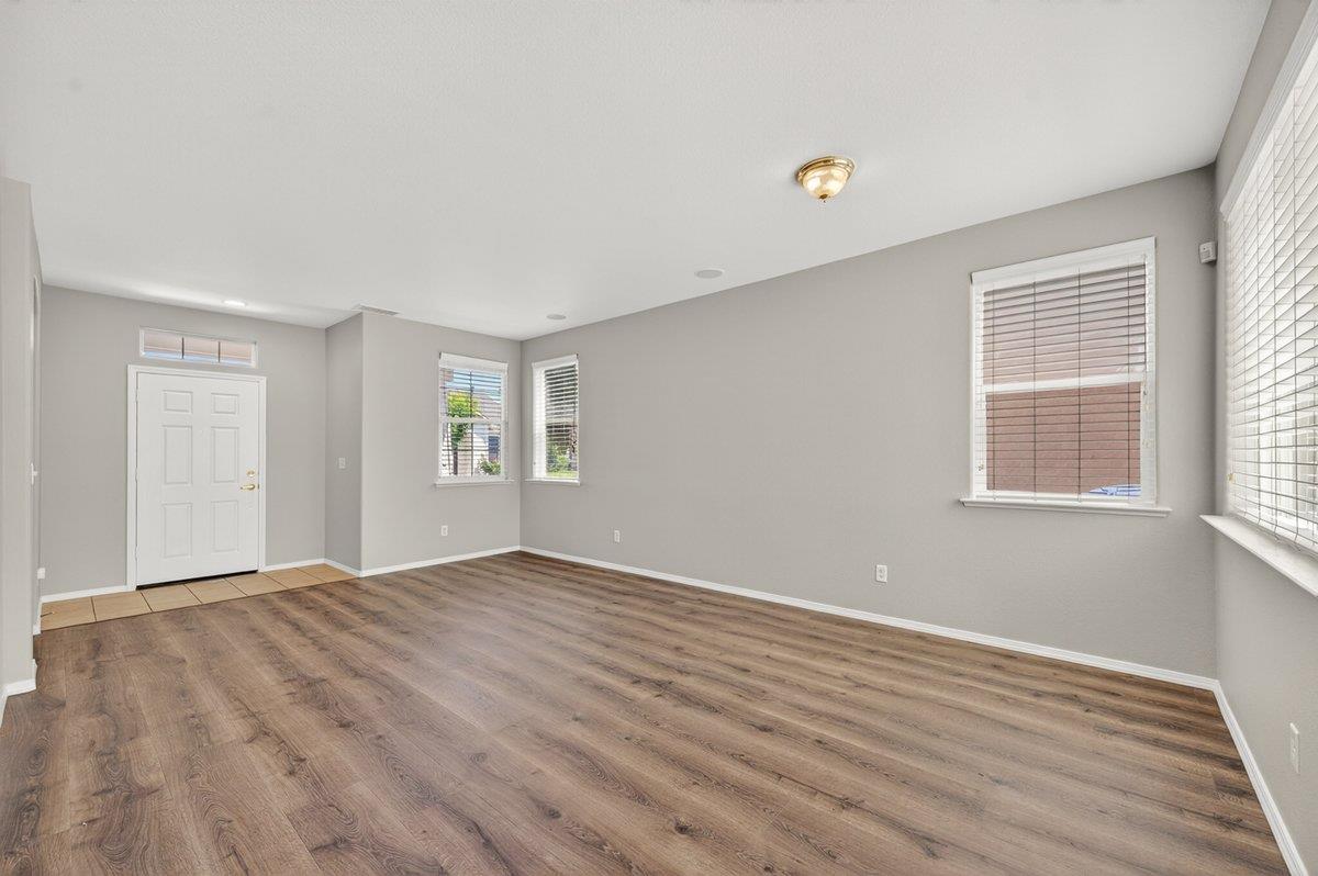 714 West Riviera Lane Clovis, CA 93619 - Photo 11 of 35