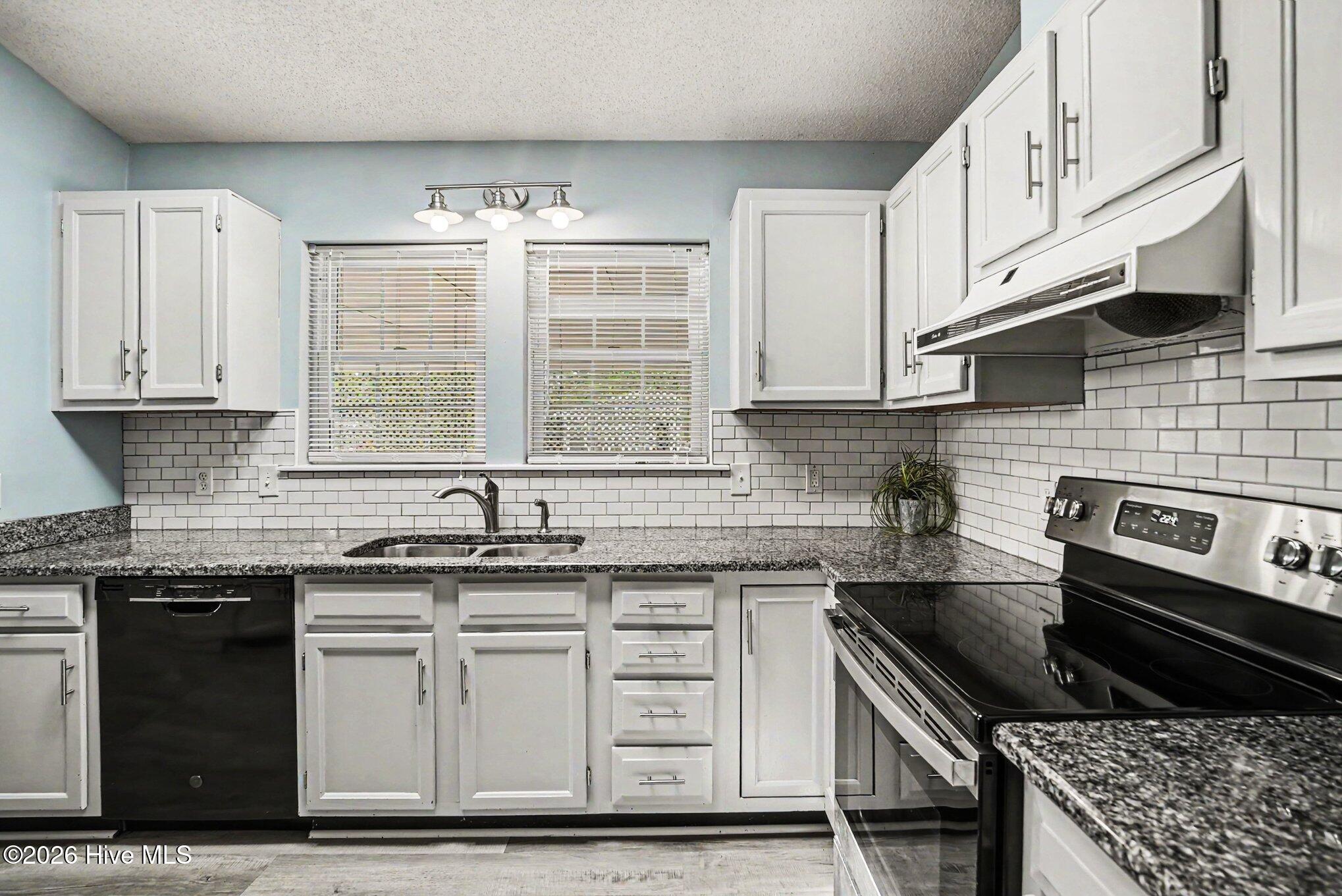 533 Leeward Way Calabash, NC 28467 - Photo 13 of 37 013_file_3083