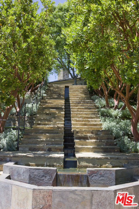 1827 Westridge Road Los Angeles, CA 90049 - Photo 30 of 34 a view of the entrance of the house