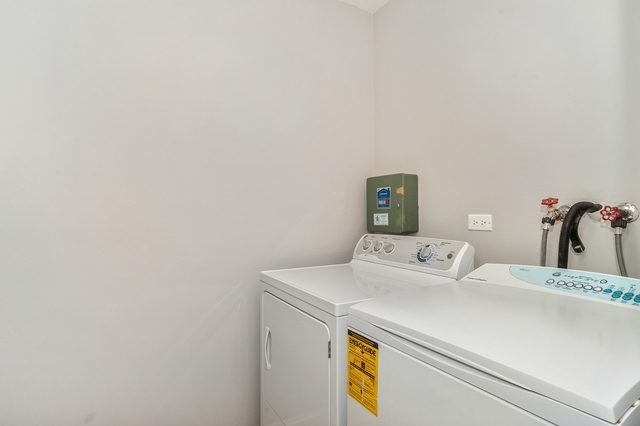 608 Inverrary Lane, Unit 608 Deerfield, IL 60015 - Photo 14 of 18