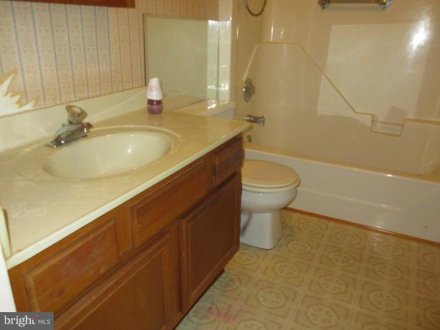 11495 H G Trueman Road Lusby, MD 20657 - Photo 8 of 13 Bath