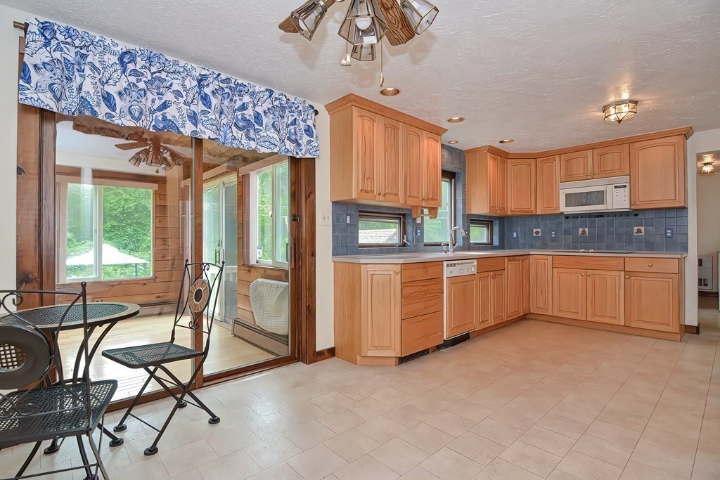 271 Bay Road Easton, MA 02356 - Photo 11 of 42 Gallery Image 11