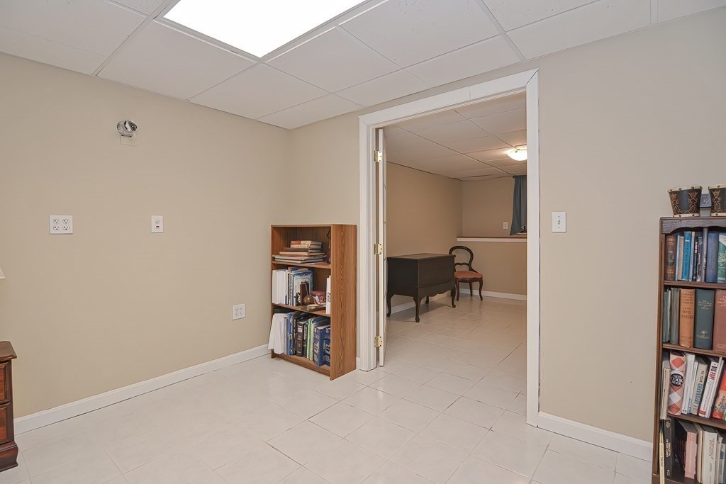 271 Bay Road Easton, MA 02356 - Photo 33 of 42 Gallery Image 33