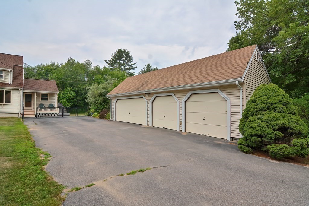 271 Bay Road Easton, MA 02356 - Photo 4 of 42 Gallery Image 4