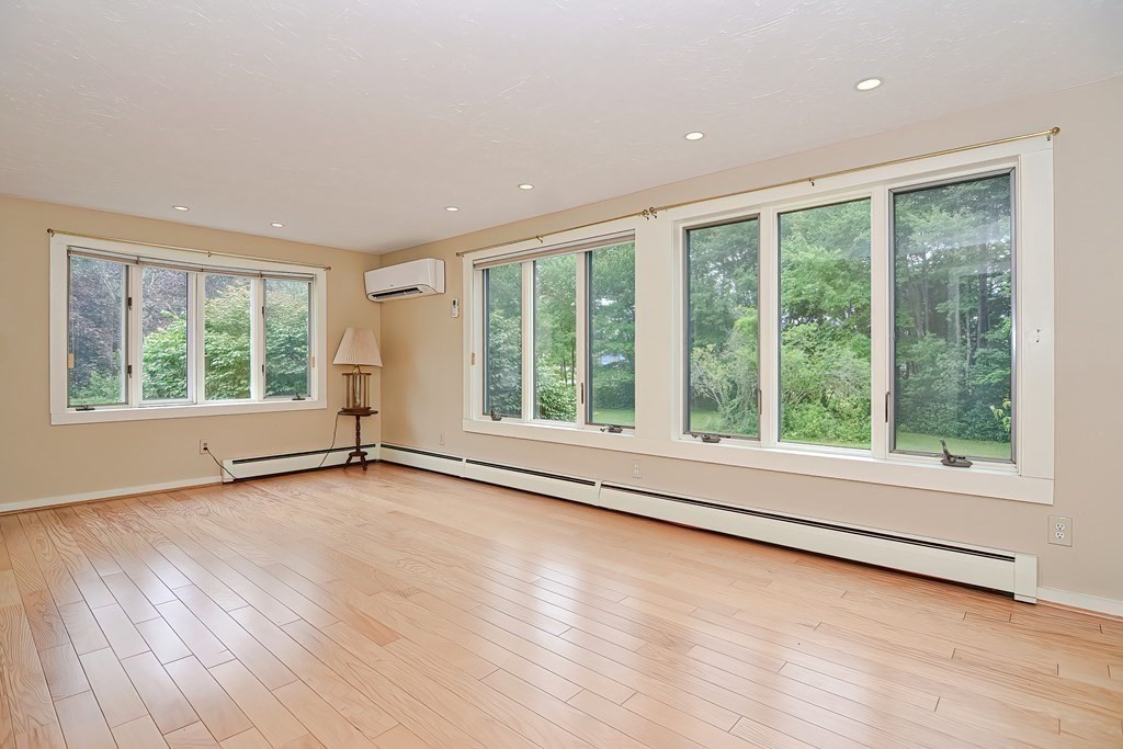 271 Bay Road Easton, MA 02356 - Photo 8 of 42 Gallery Image 8