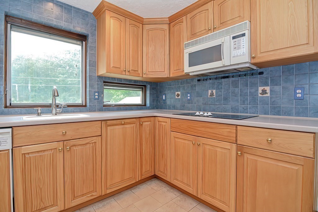 271 Bay Road Easton, MA 02356 - Photo 10 of 42 Gallery Image 10
