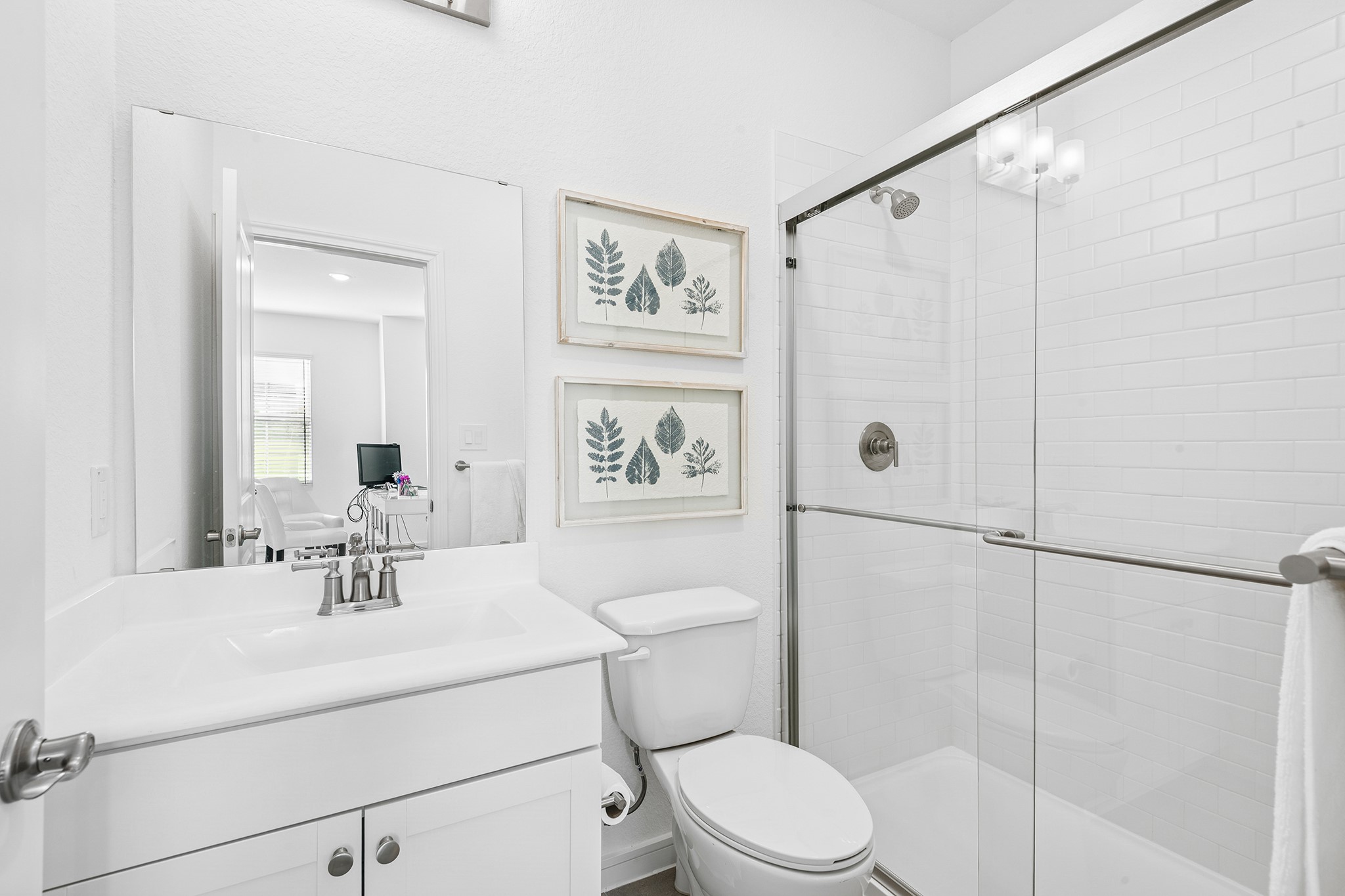 2815 Clapbread Lane Rosenberg, TX 77471 - Photo 4 of 49 Extra Suite bath (*Photo not of actual home and used for illustration purposes only.)