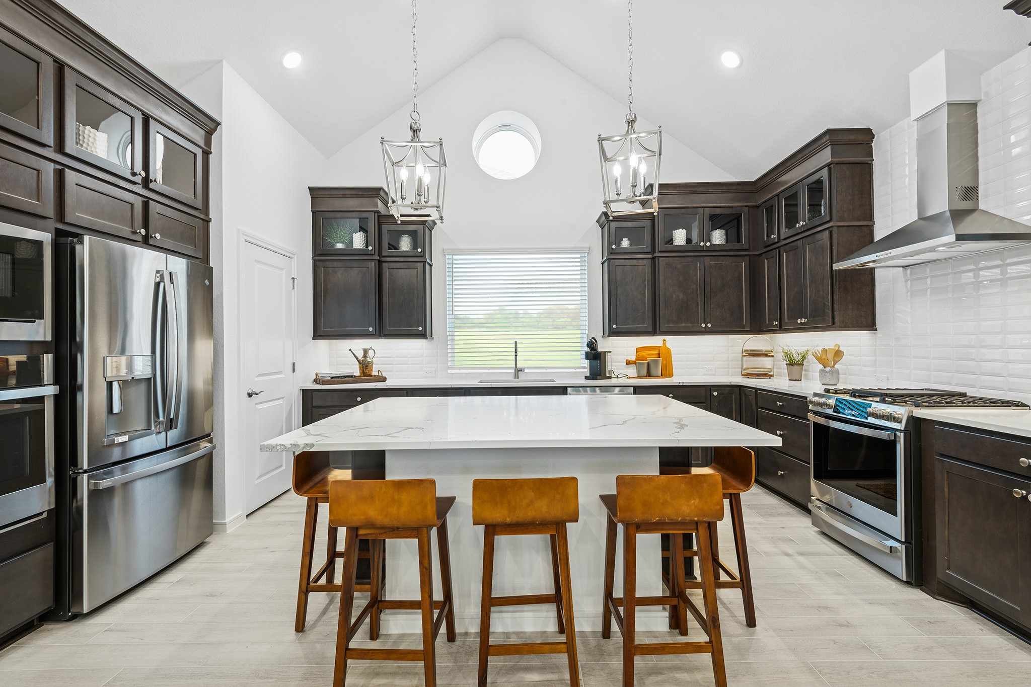 2815 Clapbread Lane Rosenberg, TX 77471 - Photo 6 of 49 Gorgeous kitchen (*Photo not of actual home and used for illustration purposes only.)