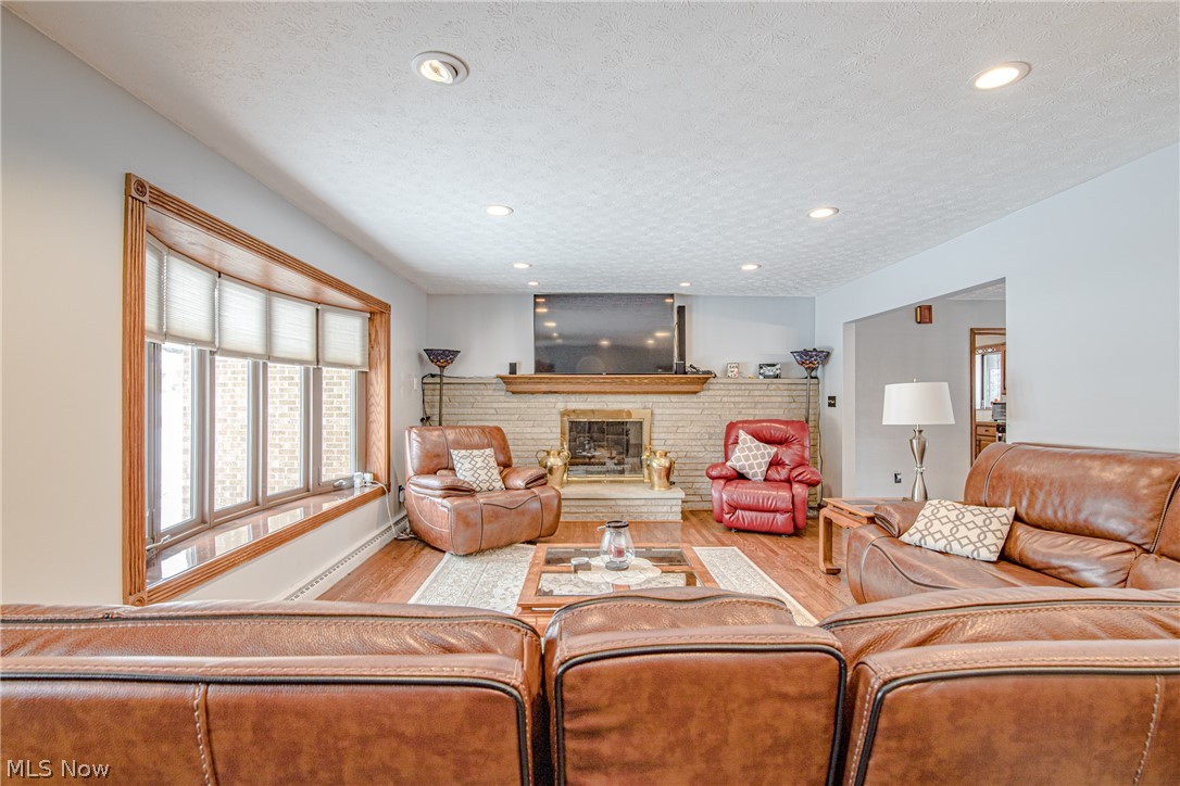 361 Edmore Road Akron, OH 44333 - Photo 4 of 34 Gallery Image 4
