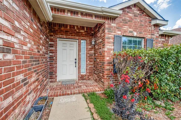 $2,450 | 6025 Goldenrod Drive, Denton, TX 76208
