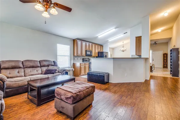 $2,450 | 6025 Goldenrod Drive, Denton, TX 76208