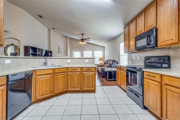 $2,450 | 6025 Goldenrod Drive, Denton, TX 76208