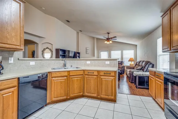 $2,450 | 6025 Goldenrod Drive, Denton, TX 76208