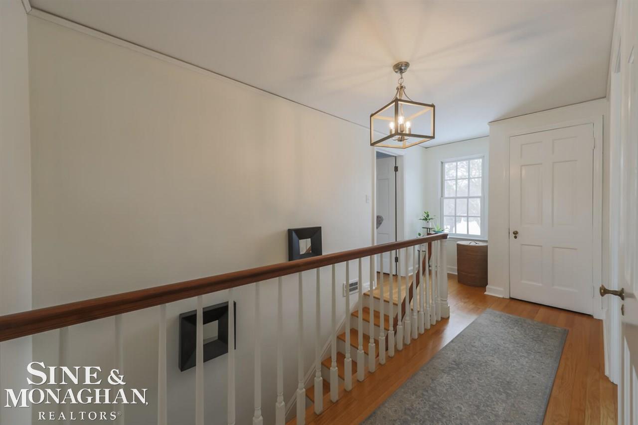 1036 Bedford Road Grosse Pointe, MI 48230 - Photo 27 of 40 50034441-26.JPG