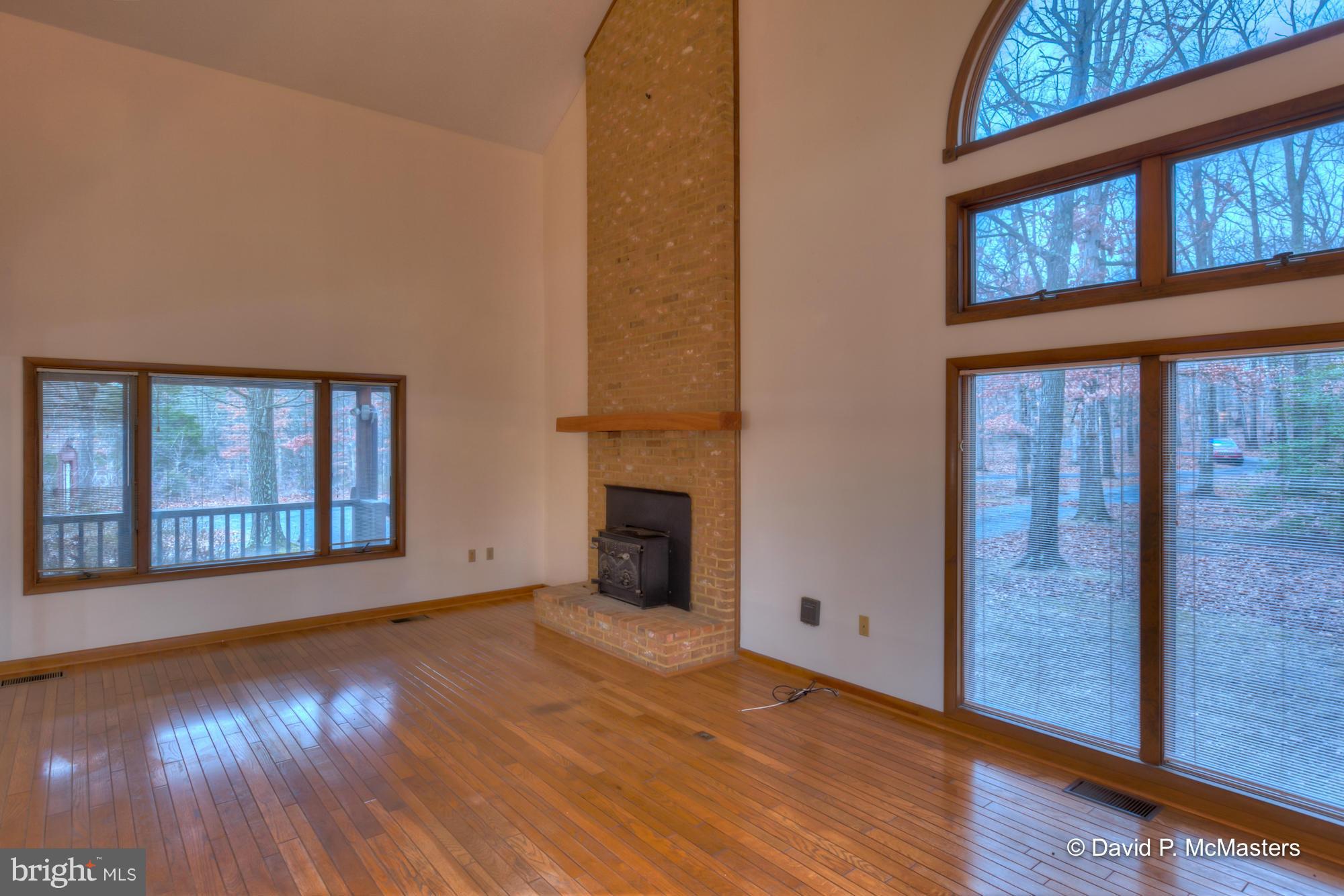 412 Hunting Road Winchester, VA 22603 - Photo 3 of 22 Living Room