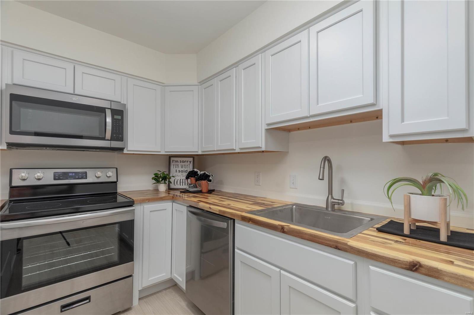 2761 Link Road St. Louis, MO 63114 - Photo 16 of 40 Gallery Image 16