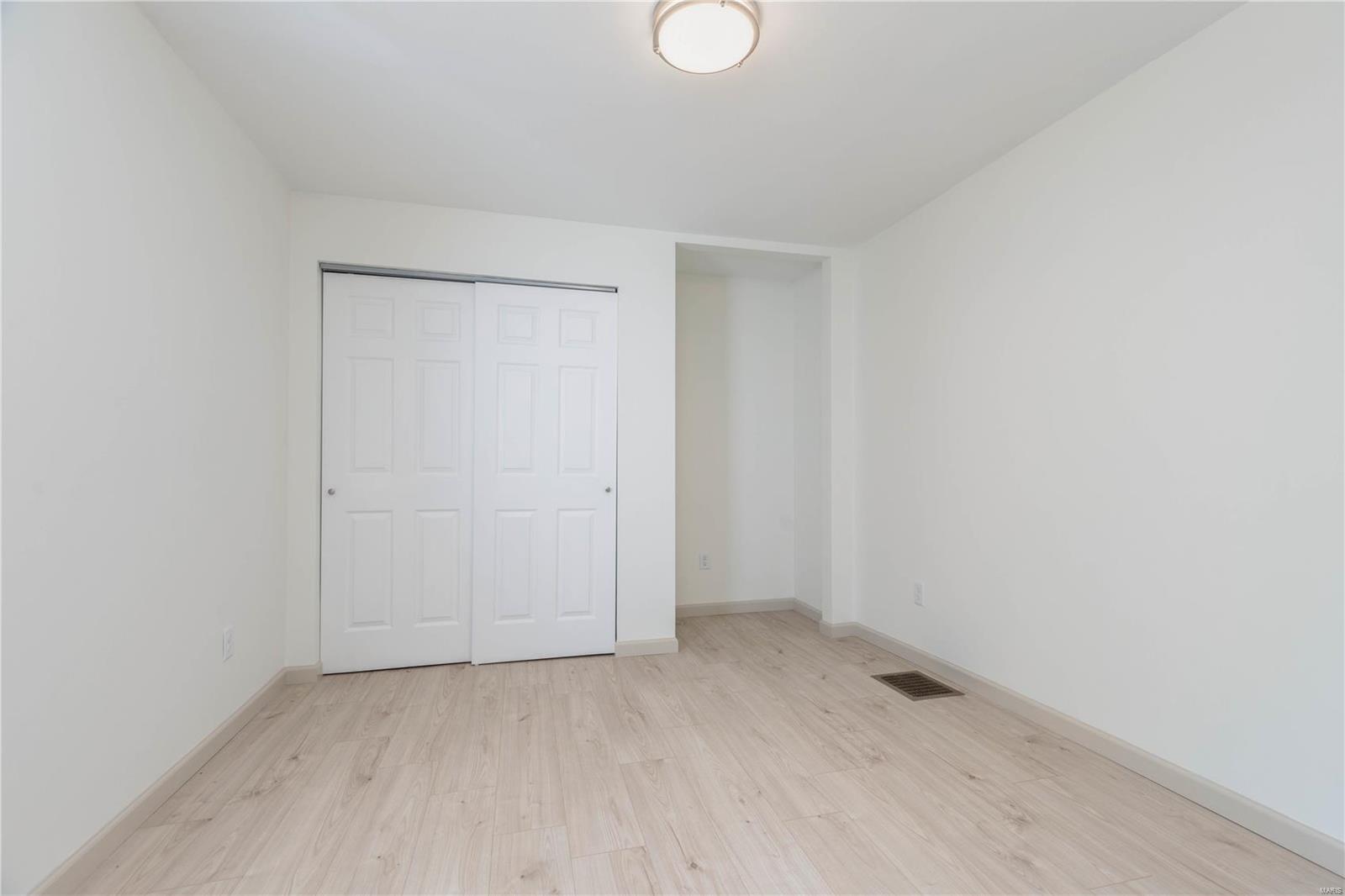 2761 Link Road St. Louis, MO 63114 - Photo 29 of 40 Gallery Image 29
