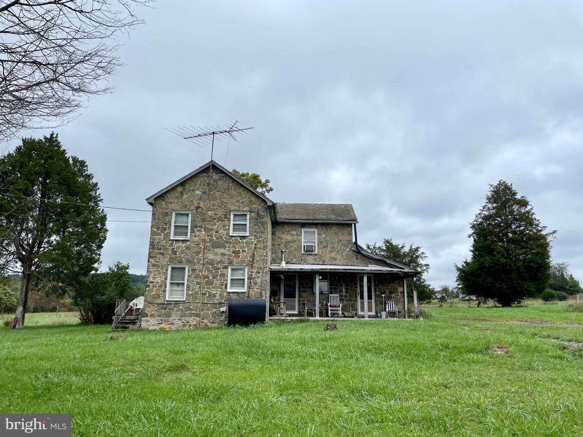9801 Valley Road Berkeley Springs, WV 25411 - Photo 8 of 17 Gallery Image 8