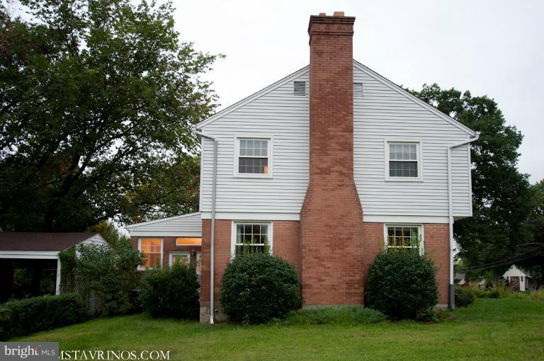 403 Aigburth Road Towson, MD 21286 - Photo 3 of 30 Exterior (Rear)