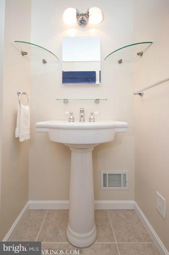 403 Aigburth Road Towson, MD 21286 - Photo 23 of 30 Bath (Master)