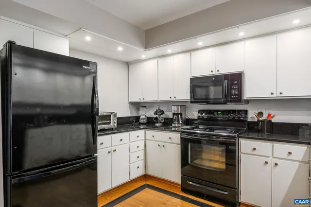 $825,000 | 311 2nd Street Northwest, Unit B, Charlottesville, VA 22902