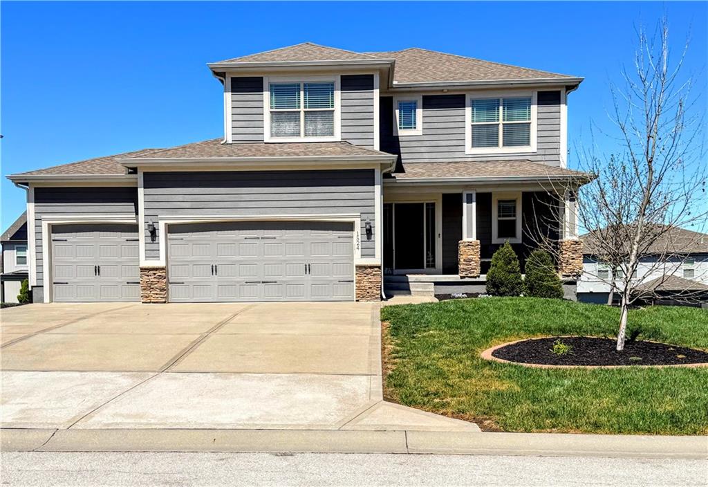 1524 Southwest 44th Street Lee's Summit, MO 64082 - Photo 2 of 47