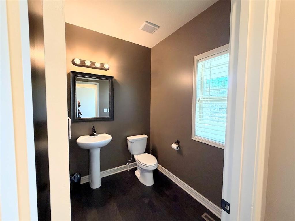 1524 Southwest 44th Street Lee's Summit, MO 64082 - Photo 4 of 47