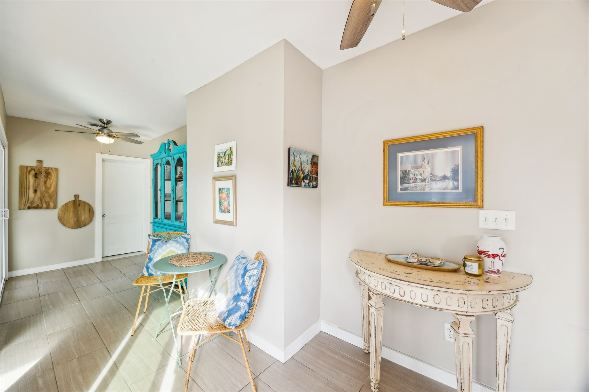 411 South 5th Street Fernandina Beach, FL 32034 - Photo 14 of 43 a view of a dining room with furniture