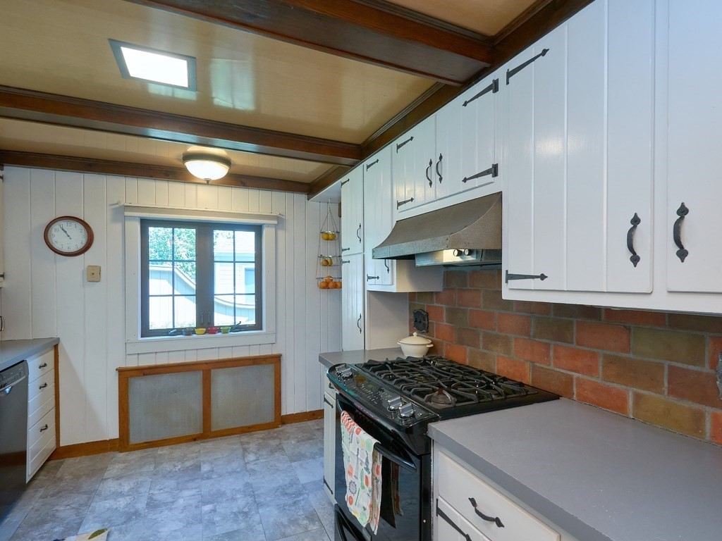 31 Braeburn Road Boston, MA 02136 - Photo 9 of 19 Gallery Image 9