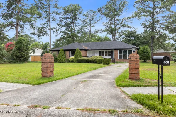 $1,950 | 605 Winchester Road, Jacksonville, NC 28546