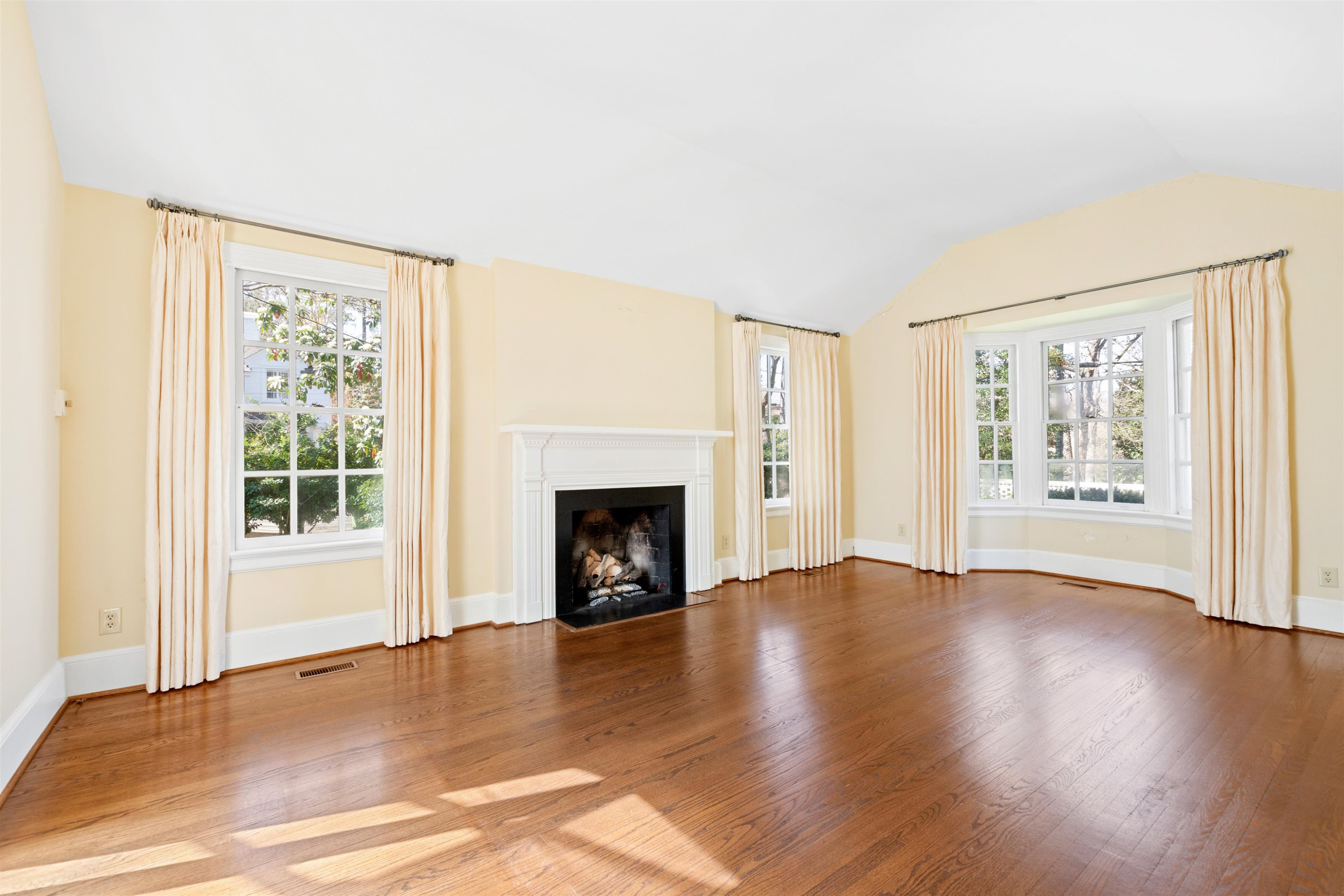 1718 Canterbury Road Raleigh, NC 27608 - Photo 10 of 30 Photo 10