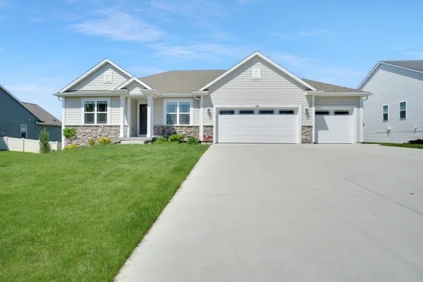 $559,000 | 625 Mary Way, Slinger, WI 53086