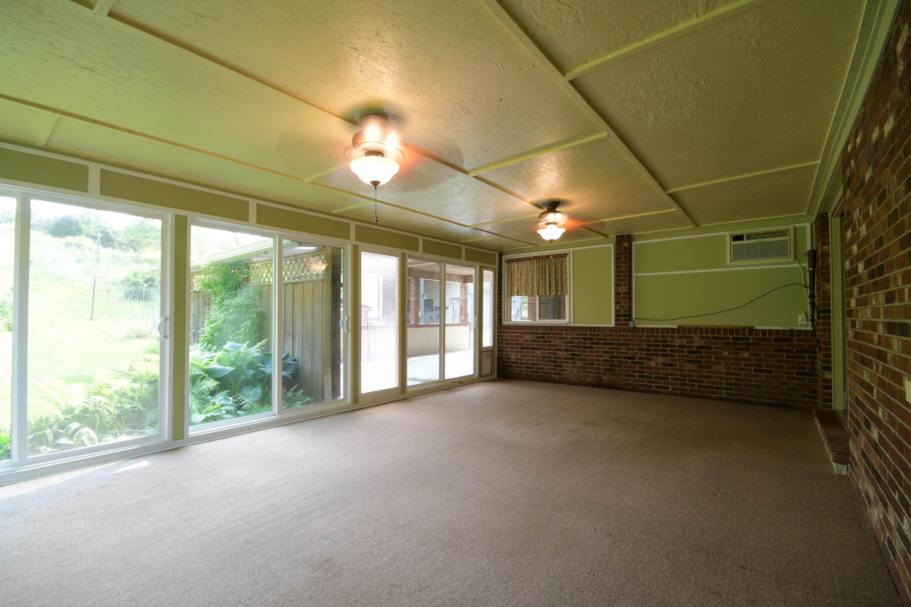 380 L E Junction Road Winchester, KY 40391 - Photo 78 of 82 Sun room-5