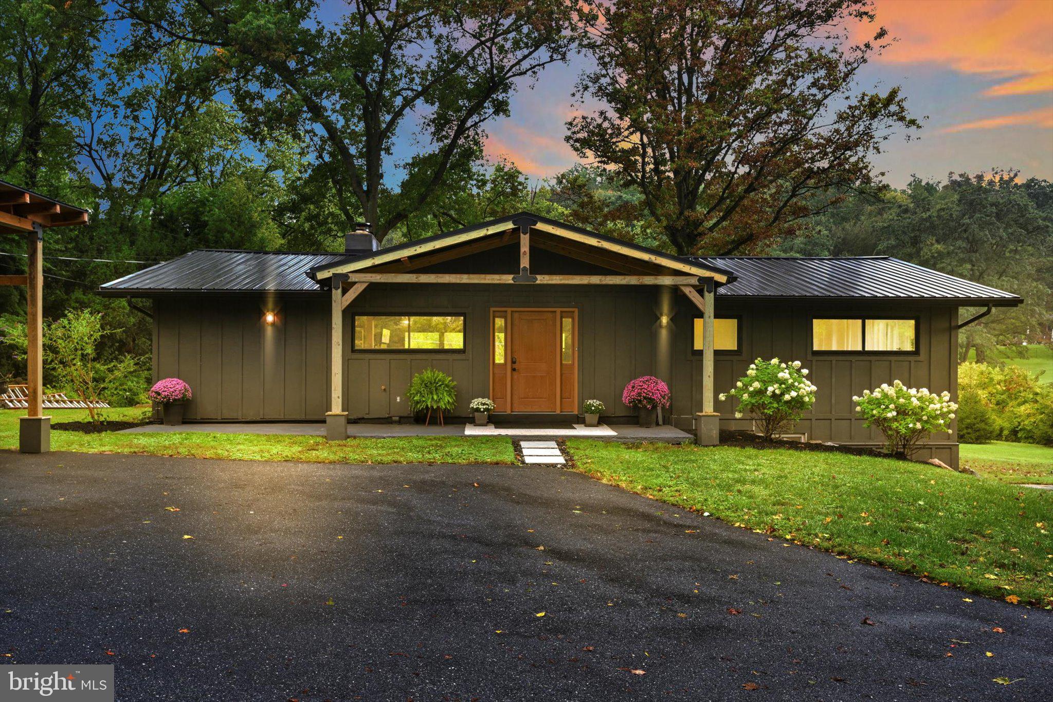 430 Valley Road Lancaster, PA 17601 - Photo 2 of 39