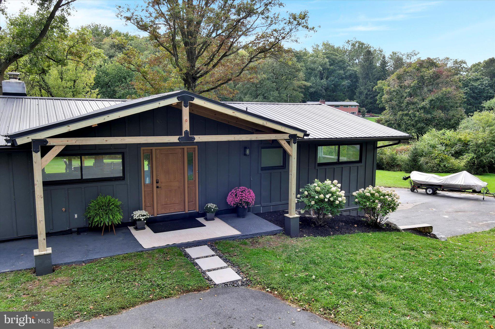 430 Valley Road Lancaster, PA 17601 - Photo 3 of 39