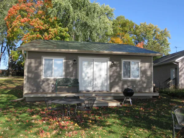 $499,000 | W10397 Blackhawk Trail, Fox Lake, WI 53933
