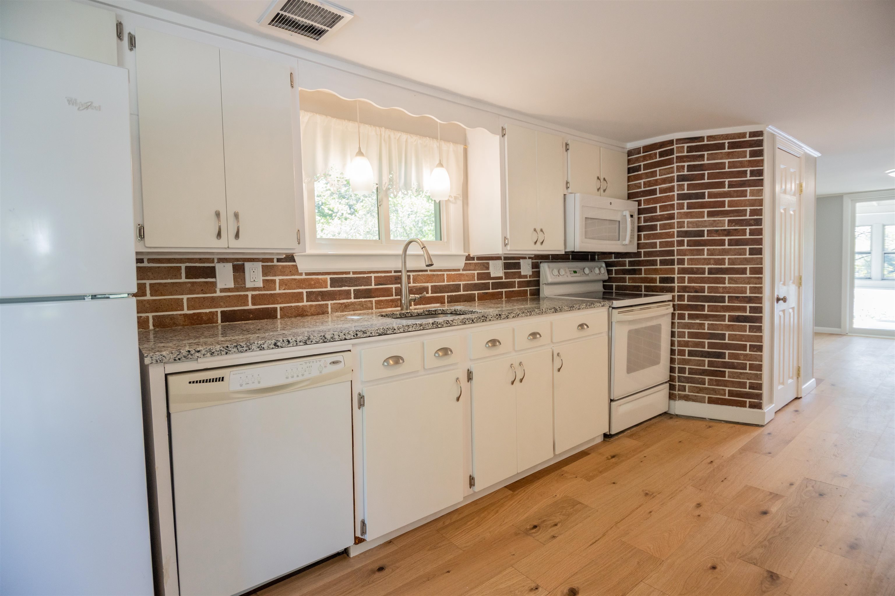 20 Shore Road Somersworth, NH 03878 - Photo 3 of 53