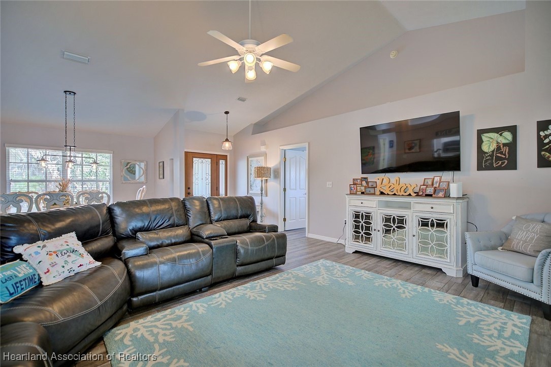 364 Lake June Road Lake Placid, FL 33852 - Photo 5 of 50