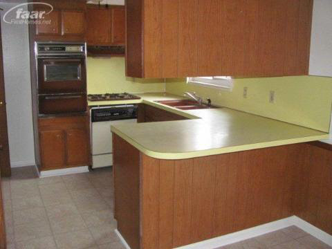 14042 North Road Fenton, MI 48430 - Photo 4 of 12 20217148-3.JPG