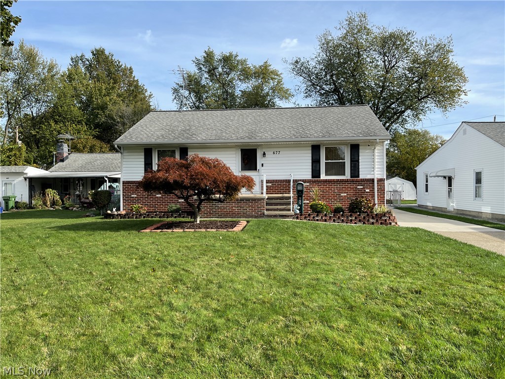 677 Mannering Road Eastlake, OH 44095 - Photo 3 of 32 Gallery Image 3