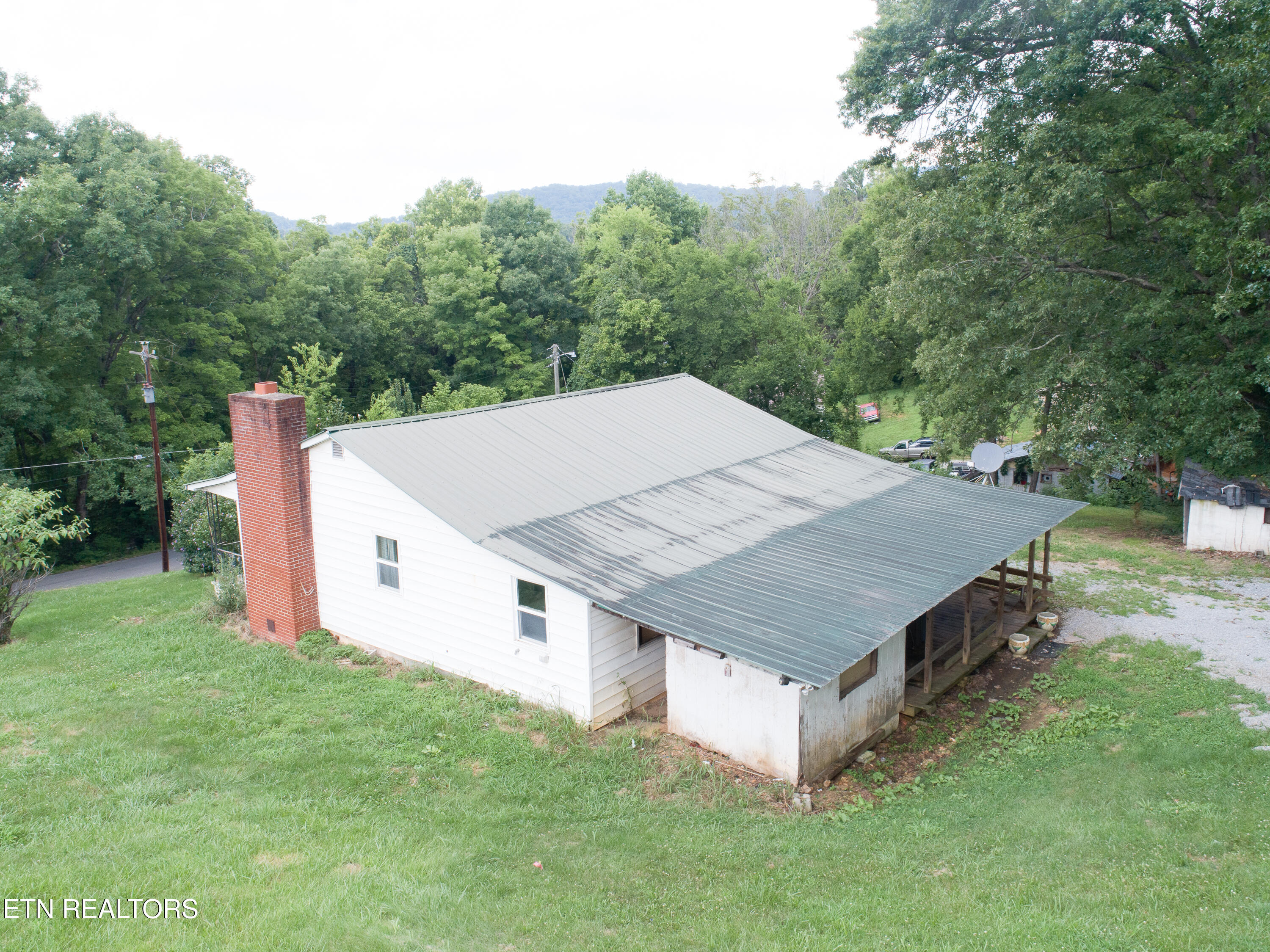 2518 Roseberry Road Mascot, TN 37806 - Photo 19 of 41 041-SMALL