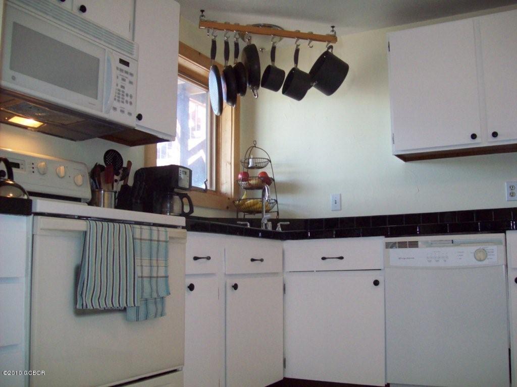 120 Norgren Road Fraser, CO 80442 - Photo 5 of 19 Kitchen
