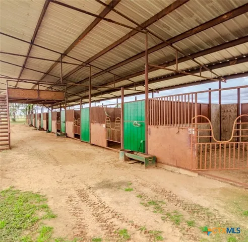 $495,000 | 231 State Highway 95, Yoakum, TX 77995