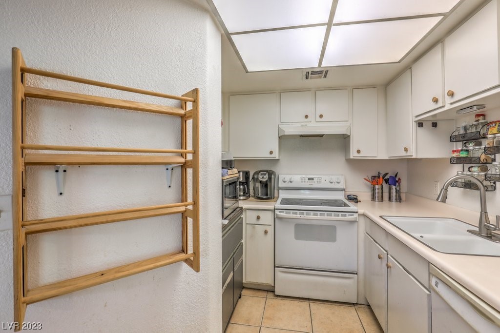 5917 Smoke Ranch Road, Unit D Las Vegas, NV 89108 - Photo 17 of 26