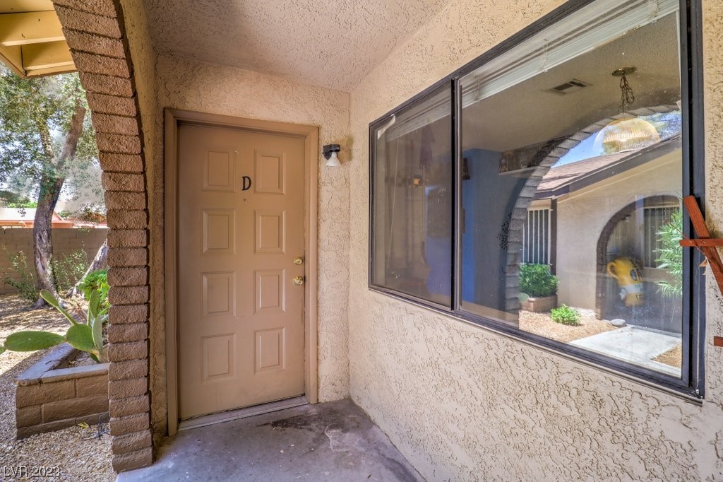 5917 Smoke Ranch Road, Unit D Las Vegas, NV 89108 - Photo 6 of 26