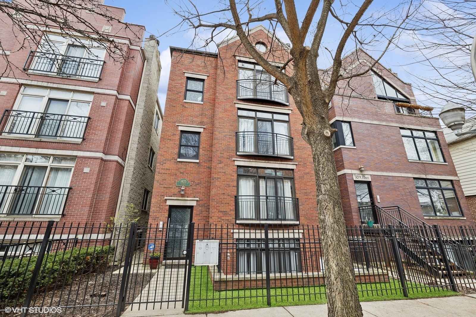 1425 West Fillmore Street, Unit 3 Chicago, IL 60607 - Photo 1 of 28 Gallery Image 1