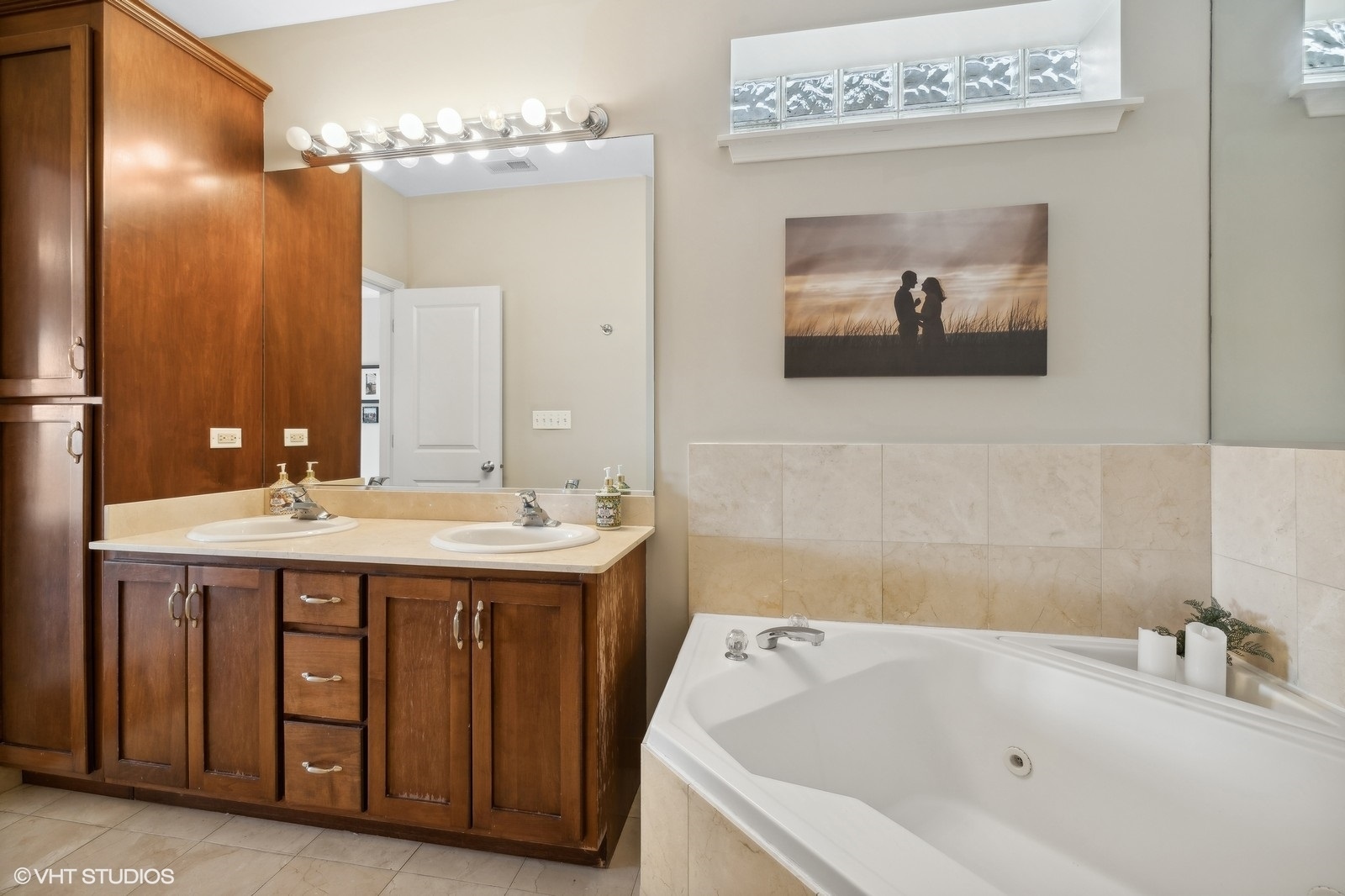 1425 West Fillmore Street, Unit 3 Chicago, IL 60607 - Photo 17 of 28 Gallery Image 17